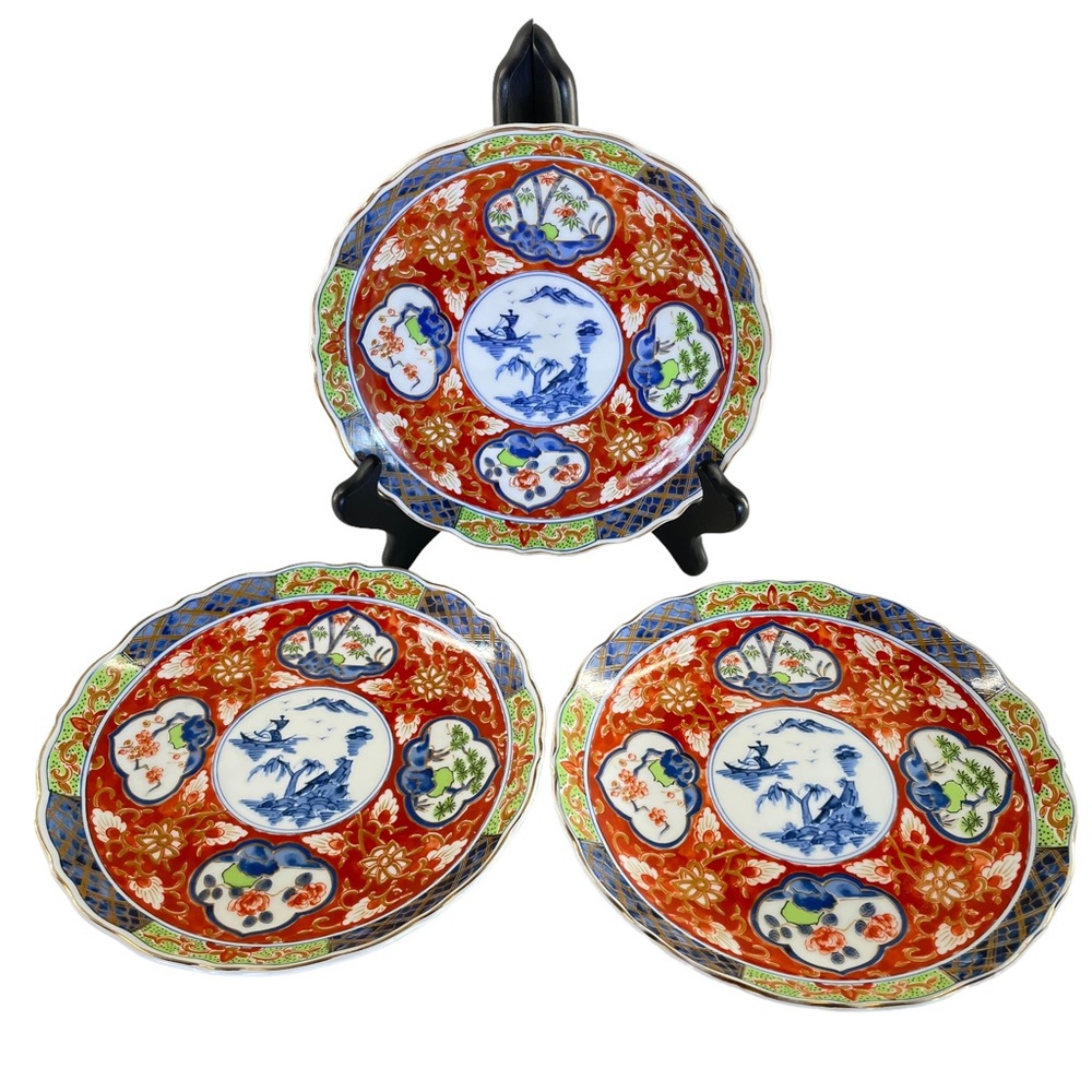 Japanese Imari Vintage Set of 3 Scalloped Plates by Takahashi Takima Pattern